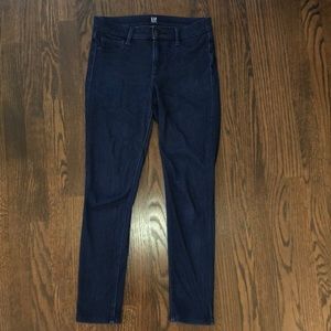 Dark wash skinny jeans size 27